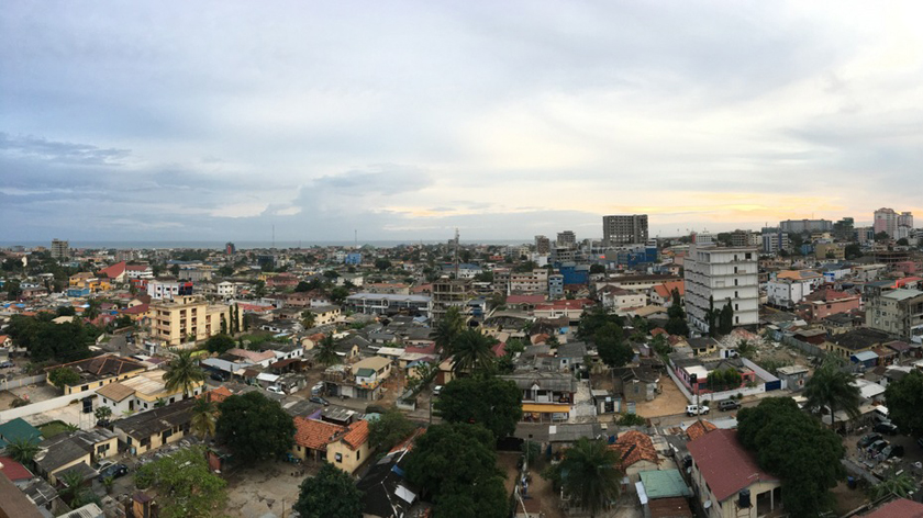 Blick über die Stadt Accra: eine vibrierende Fünf-Millionen-Metropole